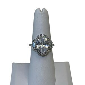 Bomb Party “The Boldest Center” Diamond CZ/Rhodium Plating- Size 6